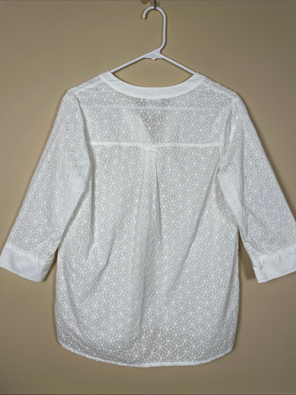 Lands’ End Women’s Floral Eyelet White 7/8 Sleeve Split Neck Tunic Blouse - Picture 7 of 8